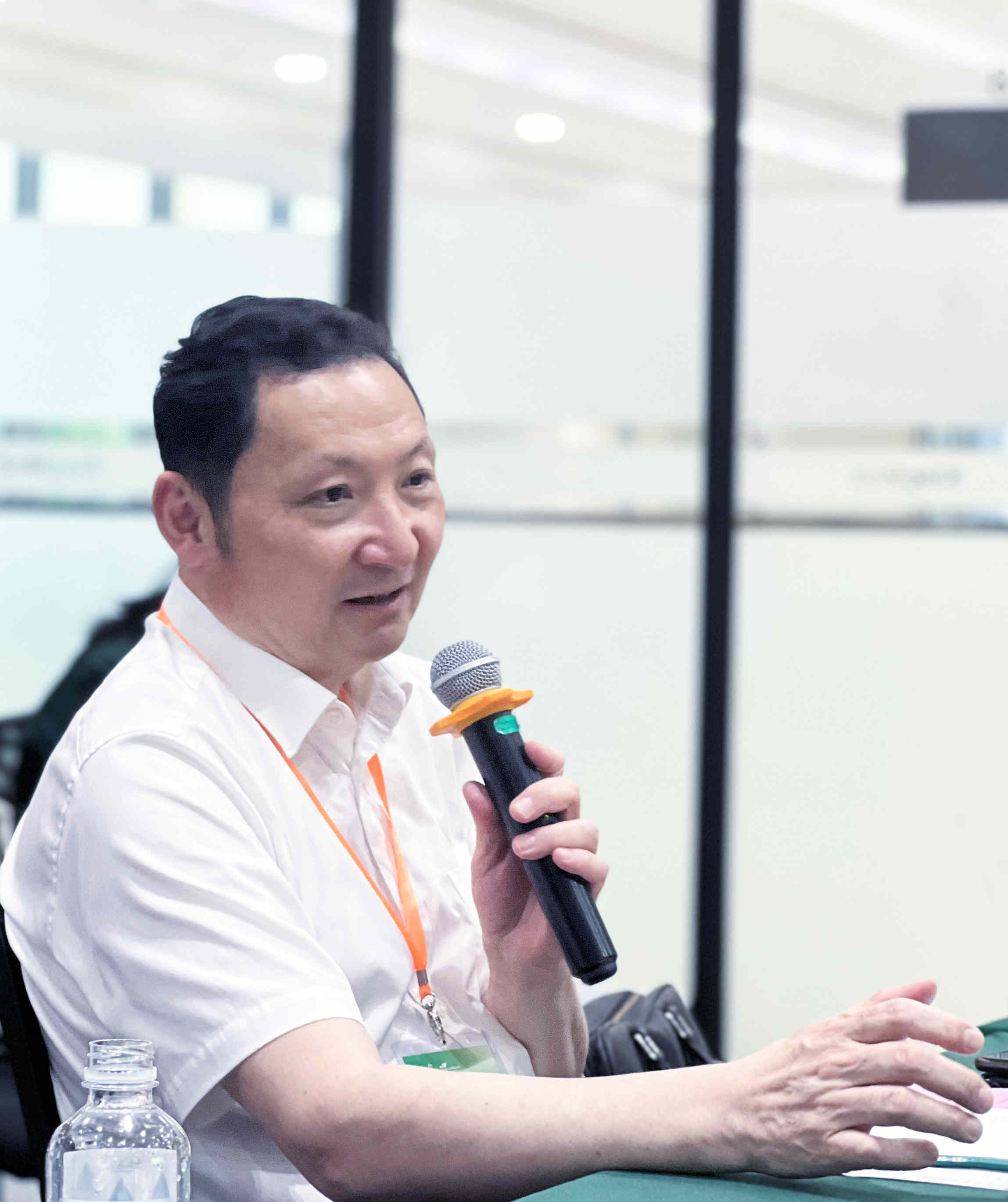 大會主席歐陽平教授致開幕辭